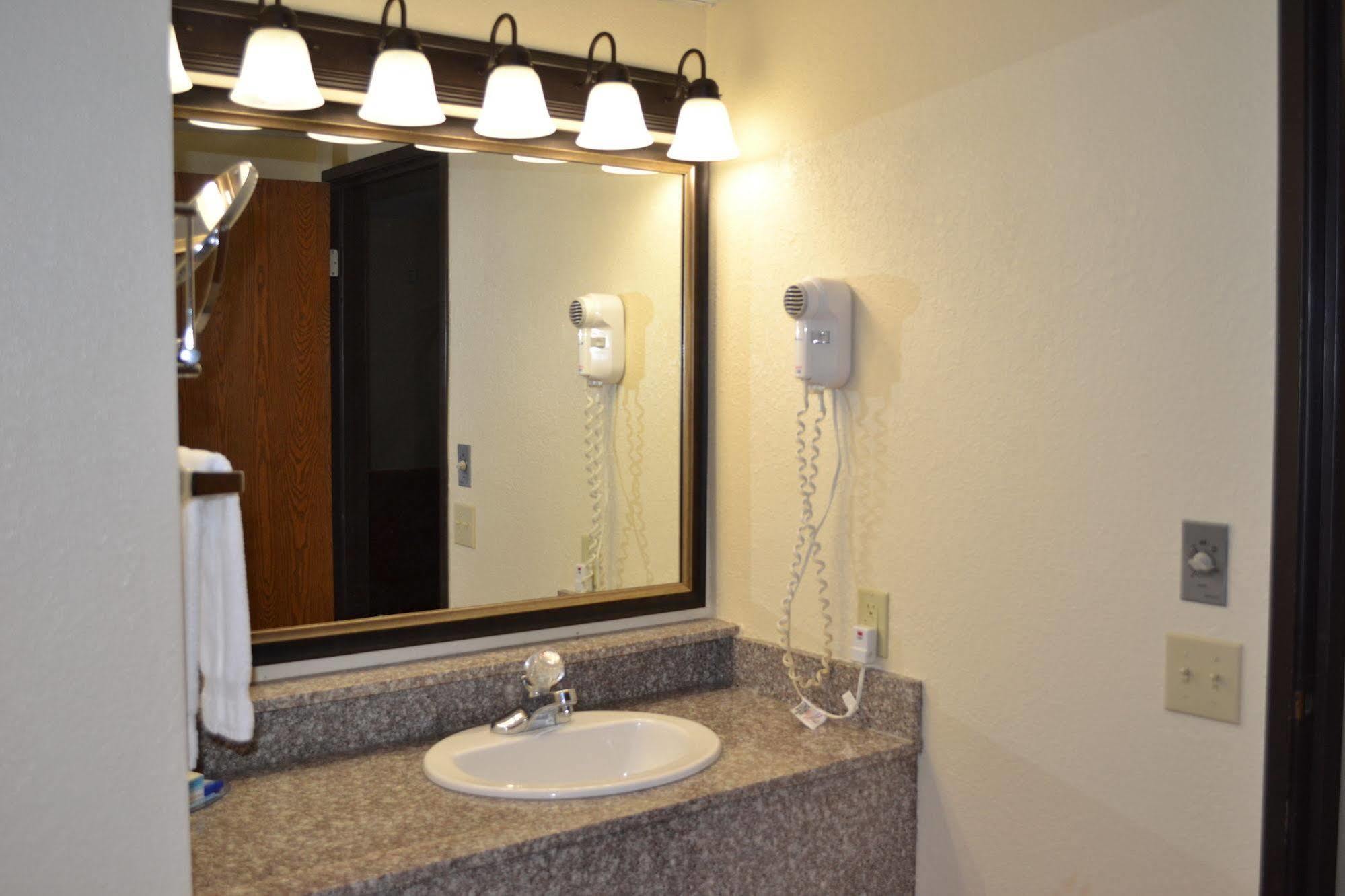 Best Western Music Capital Inn Branson Exterior photo
